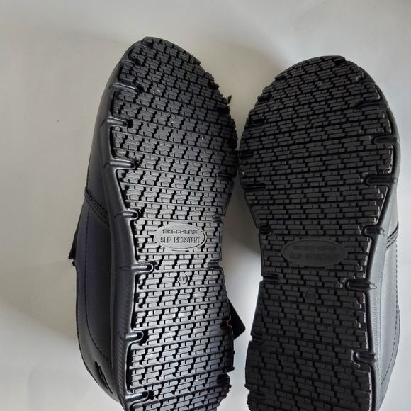 Skechers Women's Nampa-annod Slip-on Shoe, Black, 7.5 Wide - Picture 6 of 6